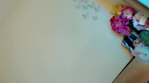 Snapshot of lady_in_black18 chatting on February 21, 12:05 am Stella online show from February 21, 12:05 am