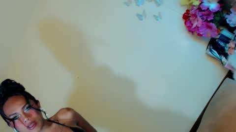 Snapshot of lady_in_black18 chatting on February 23, 10:53 pm Stella online show from February 23, 10:53 pm