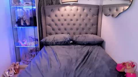 lady_moriseth online show from September 21, 8:31 am