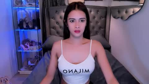 lady_moriseth online show from September 24, 11:05 am