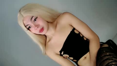 Ella online show from December 28, 11:41 am