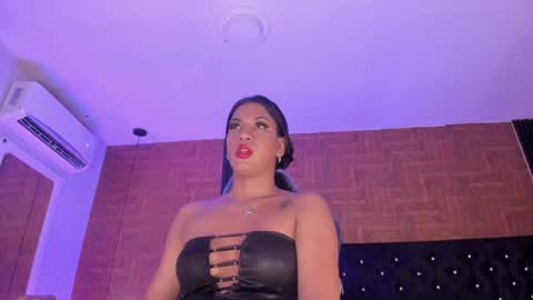 Snapshot of laiilybell chatting on February 22, 12:30 pm laiily bell online show from February 22, 12:30 pm