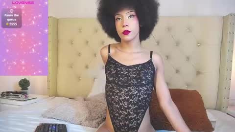 Snapshot of larademon chatting on September 16, 3:11 am lara online show from September 16, 3:11 am