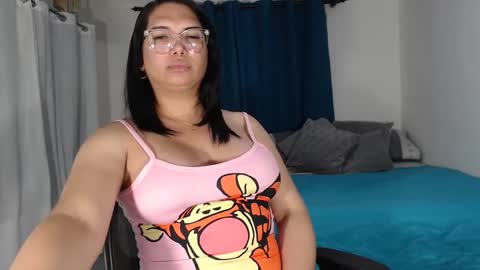 Snapshot of latinaflower_ts chatting on February 6, 11:37 pm FLOR SALVAJE online show from February 6, 11:37 pm