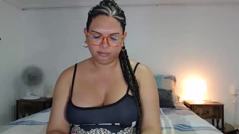 FLOR SALVAJE online show from November 13, 6:59 pm