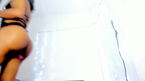 latinebonyts online show from October 19, 8:50 am