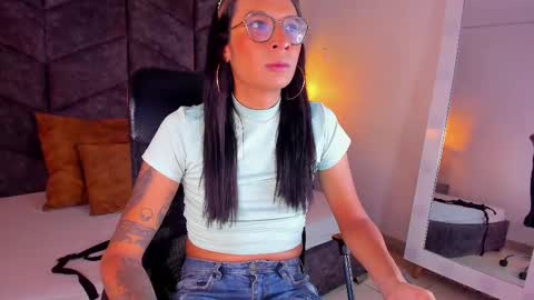 Snapshot of lauraagomezz__ chatting on January 28, 7:32 pm lauraagomezz__ online show from January 28, 7:32 pm