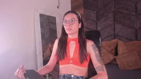 Snapshot of lauraagomezz__ chatting on February 11, 7:38 pm lauraagomezz__ online show from February 11, 7:38 pm