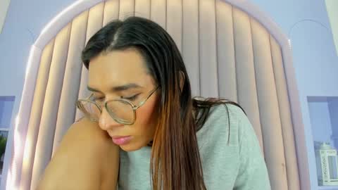 Snapshot of lauraagomezz__ chatting on September 19, 8:36 pm lauraagomezz__ online show from September 19, 8:36 pm