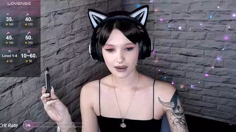 Snapshot of lauren_raquel chatting on December 4, 6:22 pm Eva online show from December 4, 6:22 pm