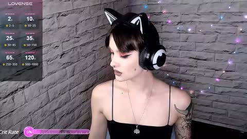 Snapshot of lauren_raquel chatting on December 8, 7:34 pm Eva online show from December 8, 7:34 pm