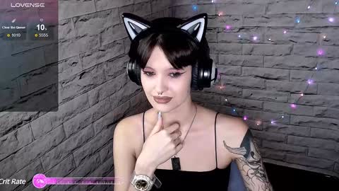Snapshot of lauren_raquel chatting on December 14, 4:20 pm Eva online show from December 14, 4:20 pm