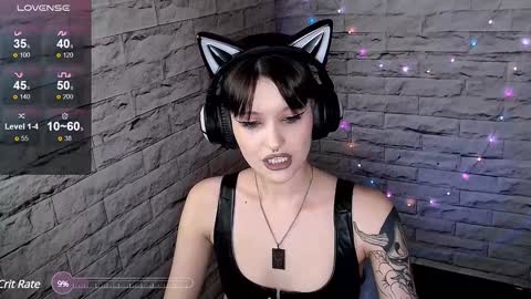 Snapshot of lauren_raquel chatting on December 24, 7:11 pm Eva online show from December 24, 7:11 pm