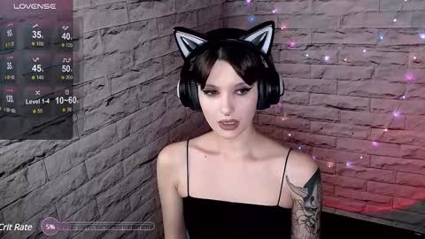 Snapshot of lauren_raquel chatting on December 25, 6:30 pm Eva online show from December 25, 6:30 pm