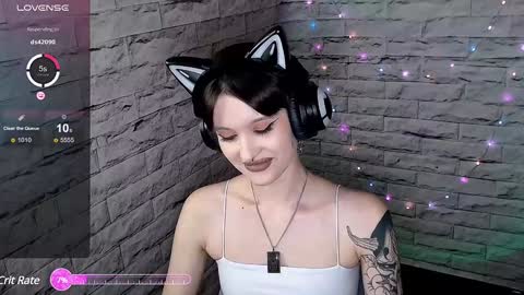 Snapshot of lauren_raquel chatting on December 28, 6:40 pm Eva online show from December 28, 6:40 pm