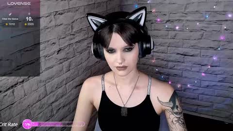 Snapshot of lauren_raquel chatting on January 2, 5:29 pm Eva online show from January 2, 5:29 pm