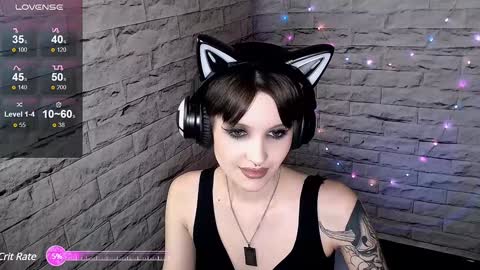 Snapshot of lauren_raquel chatting on January 8, 5:15 pm Eva online show from January 8, 5:15 pm