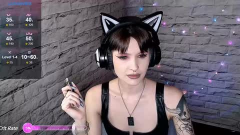 Snapshot of lauren_raquel chatting on February 7, 6:45 pm Eva online show from February 7, 6:45 pm