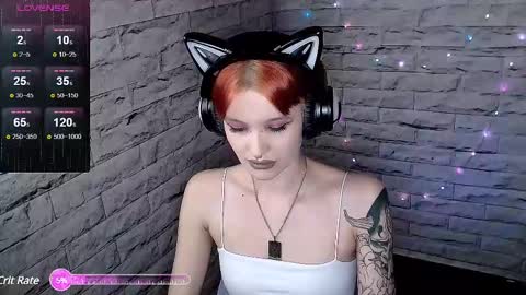 Snapshot of lauren_raquel chatting on February 21, 8:05 pm Eva online show from February 21, 8:05 pm