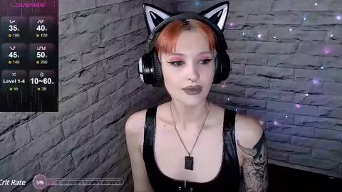 Snapshot of lauren_raquel chatting on March 10, 6:56 pm Eva online show from March 10, 6:56 pm