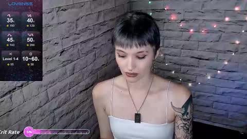 Snapshot of lauren_raquel chatting on September 30, 7:25 pm Eva online show from September 30, 7:25 pm