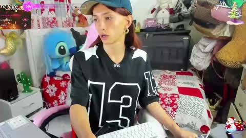 Snapshot of laurencesophiets chatting on December 9, 9:48 pm SF online show from December 9, 9:48 pm