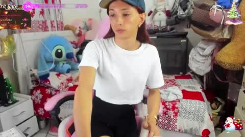 Snapshot of laurencesophiets chatting on December 12, 11:25 pm SF online show from December 12, 11:25 pm