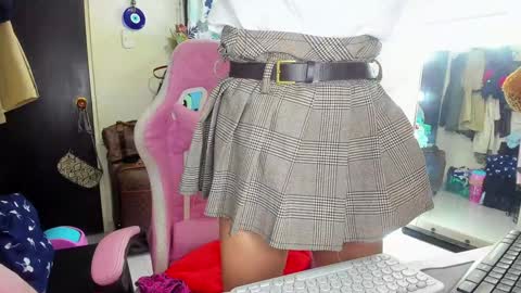 Snapshot of laurencesophiets chatting on January 22, 2:14 pm SF online show from January 22, 2:14 pm