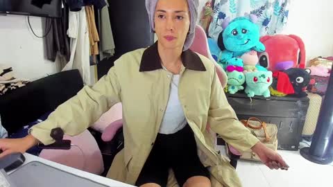Snapshot of laurencesophiets chatting on January 23, 2:07 pm SF online show from January 23, 2:07 pm