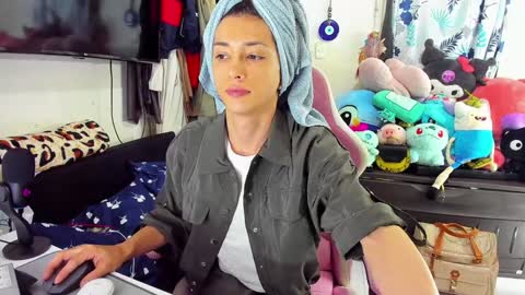 Snapshot of laurencesophiets chatting on January 25, 3:36 pm SF online show from January 25, 3:36 pm