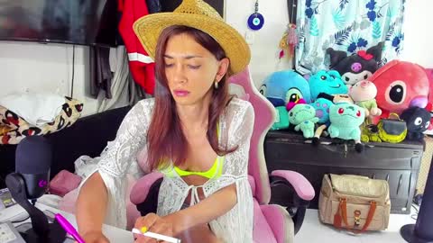 Snapshot of laurencesophiets chatting on February 6, 3:41 pm SF online show from February 6, 3:41 pm