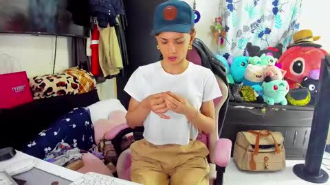 Snapshot of laurencesophiets chatting on February 21, 5:42 pm SF online show from February 21, 5:42 pm