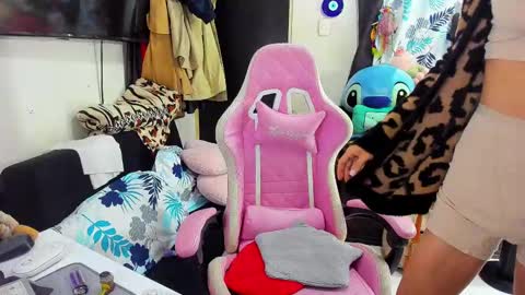 Snapshot of laurencesophiets chatting on March 9, 4:11 pm SF online show from March 9, 4:11 pm