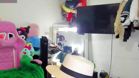 Snapshot of laurencesophiets chatting on September 26, 6:27 pm SF online show from September 26, 6:27 pm