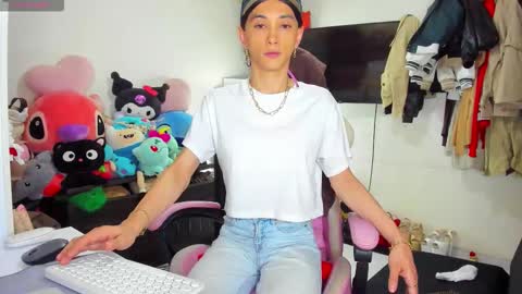 Snapshot of laurencesophiets chatting on September 27, 7:01 pm SF online show from September 27, 7:01 pm