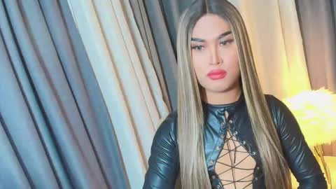 Snapshot of lavictoria_ladyboy chatting on September 19, 12:55 pm Victoria online show from September 19, 12:55 pm