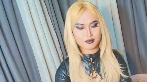 Snapshot of lavictoria_ladyboy chatting on September 21, 4:24 pm Victoria online show from September 21, 4:24 pm