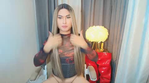 Snapshot of lavictoria_ladyboy chatting on September 26, 10:12 am Victoria online show from September 26, 10:12 am