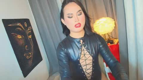 Snapshot of lavictoria_ladyboy chatting on October 4, 4:35 am Victoria online show from October 4, 4:35 am