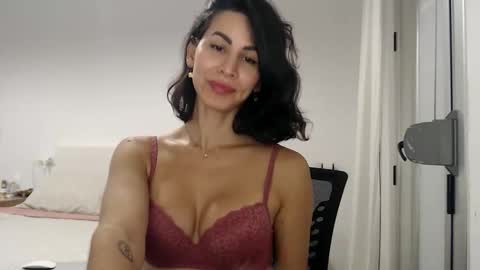 Snapshot of layladarkeyes chatting on October 3, 8:53 pm Layla online show from October 3, 8:53 pm