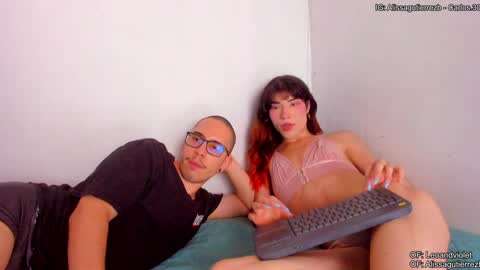 Snapshot of leoandviolet chatting on February 1, 8:26 pm Carlos Alissa. Help us to reach 100 likes online show from February 1, 8:26 pm