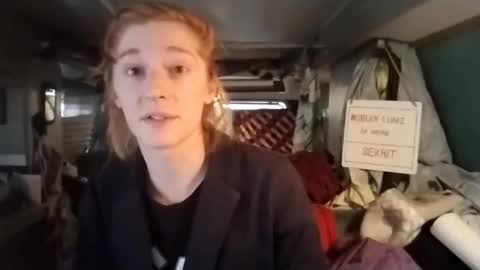 Snapshot of lesleygumgrass chatting on February 7, 4:46 pm LesleyGumGrass- The Boring Trans girl online show from February 7, 4:46 pm
