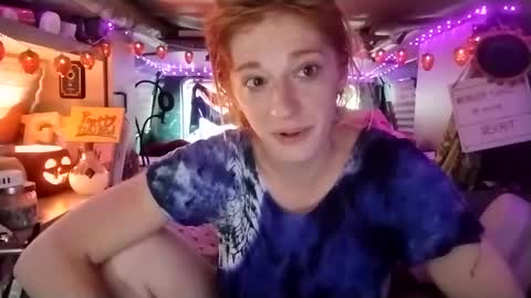 Snapshot of lesleygumgrass chatting on September 15, 3:06 pm LesleyGumGrass- The Boring Trans girl online show from September 15, 3:06 pm