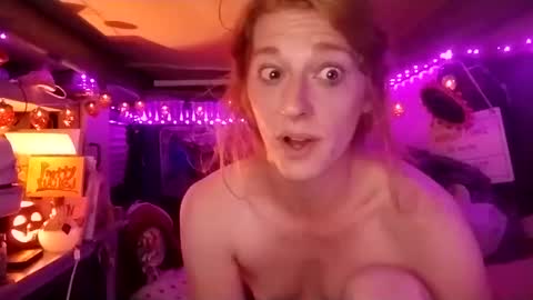 Snapshot of lesleygumgrass chatting on September 27, 8:23 am LesleyGumGrass- The Boring Trans girl online show from September 27, 8:23 am