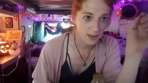 Snapshot of lesleygumgrass chatting on October 4, 2:07 pm LesleyGumGrass- The Boring Trans girl online show from October 4, 2:07 pm