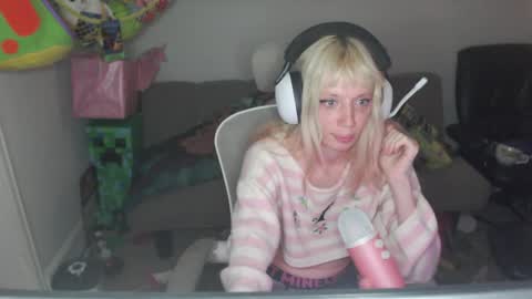 lewdy booty online show from June 2, 3:41 am