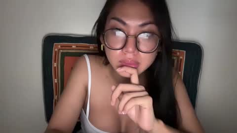 Snapshot of lexi09822 chatting on December 19, 1:18 am Hev Lexi online show from December 19, 1:18 am