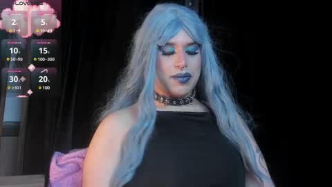Snapshot of lexxxx_2 chatting on December 12, 8:43 pm LEXXY online show from December 12, 8:43 pm