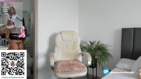 Snapshot of leyla_steel chatting on February 2, 2:34 pm INSTA leylasteel model online show from February 2, 2:34 pm