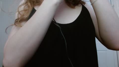 Snapshot of lil_gem chatting on January 11, 8:21 pm lil gemmie online show from January 11, 8:21 pm